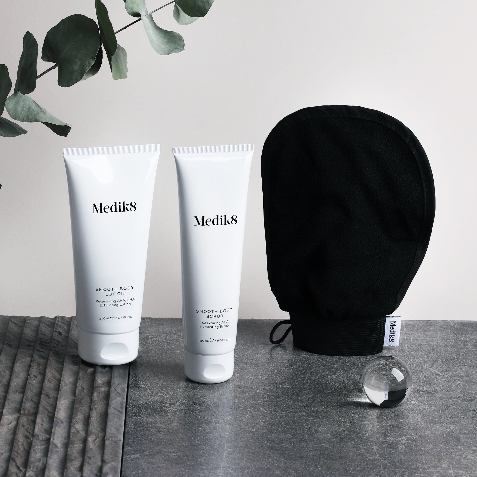 Smooth Body Exfoliating Kit™ - Medik8 NL